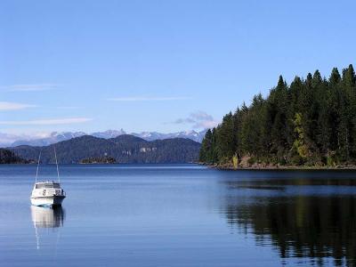 A comprehensive 17 day trip around Argentina and Chile taking in Patagonia, a cruise through the fjords of Tierra del Fuego, and the beautiful and contrasting lake districts on both sides of the Andes. Itinerary idea thumbnail