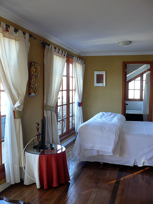 CH0408AB243_manoir-atkinson.jpg [© Last Frontiers Ltd]