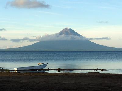 A 12 day itinerary which gives a wonderful glimpse into a country with so much history, natural beauty and culture. Colonial towns, freshwater lakes and islands, volcanoes and glorious beaches combine to make a special ‘off the beaten track’ holiday. Itinerary idea thumbnail